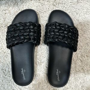 Universal Thread Sandals - 7 1/2